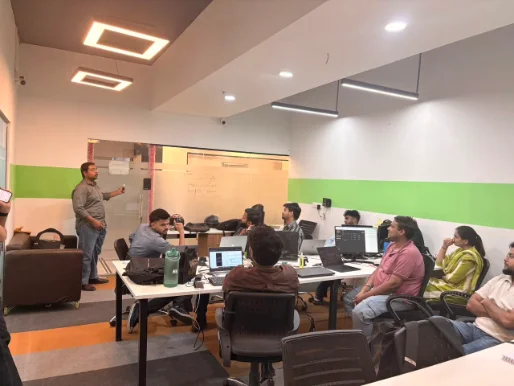 Team planning and discussion session at Graphketing