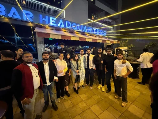 The Graphketing team gathered outside the office